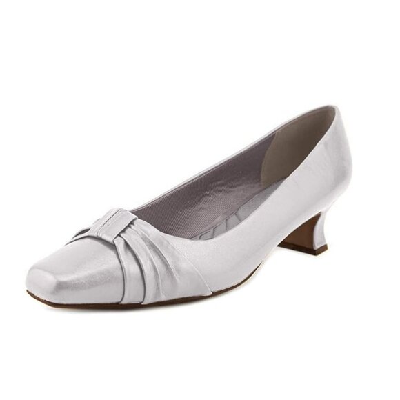 NiB Easy Street Women's Wave Pump Dress Heel Silver Size 8.5 M $60 RY1313 - Picture 1 of 1